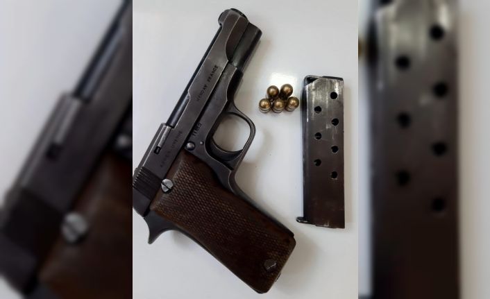 Aranan şüpheliler polis uygulamasına takıldı