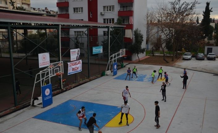Aydın’da sokak basketbolu turnuvası renkli görüntülere sahne oldu