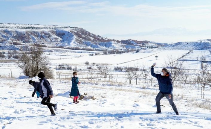 Bakan Selçuk’tan İbrahim Kalın’a yanıt: "Hocam, gelin bir sonraki protokollü açılışı beraber yapalım"