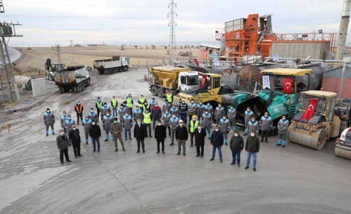 Başkan Palancıoğlu 1 yılda rekor asfalt yol yapan ulaşım ekibine teşekkür etti