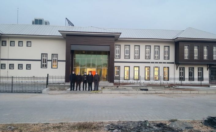 Başkan Sümer: “Besni Gençlik Merkezi mimarisiyle kendine hayran bırakıyor”