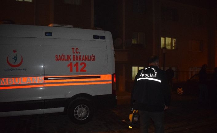 Bir gün önce hastaneye kaldırılan 51 yaşındaki şahıs evinde hayatını kaybetti