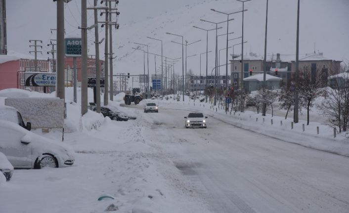 Bitlis’te 130 köy yolu ulaşıma kapandı