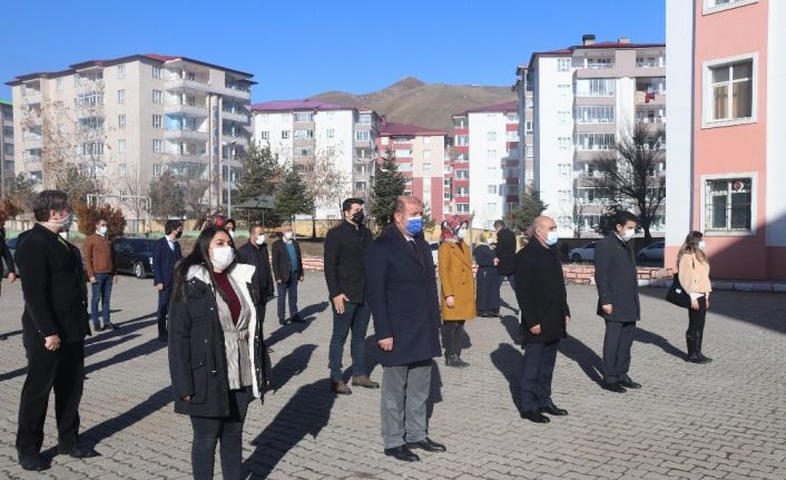 Bitlis’te bayrak töreni