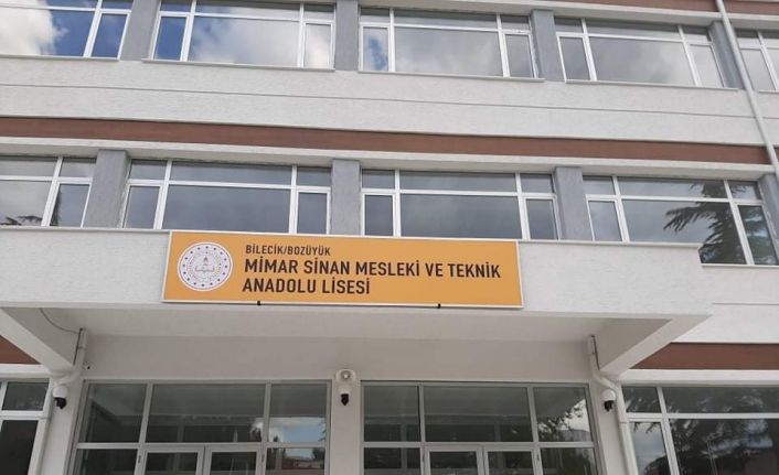Bozüyük Mimar Sinan Mesleki ve Teknik Anadolu Lisesi ’Güvenli İnternet Etiketi’ almaya hak kazandı