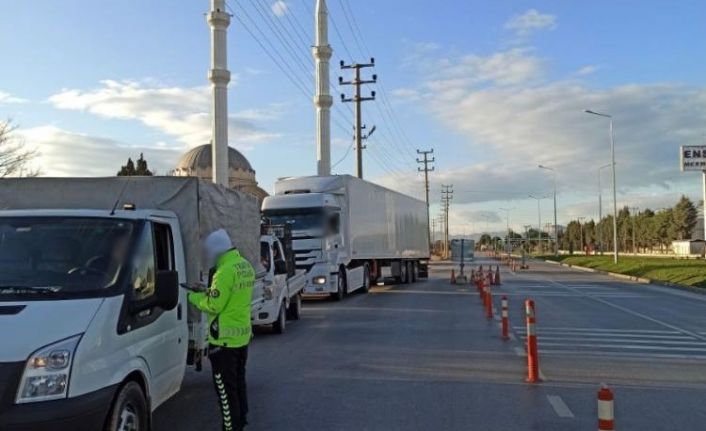 Burdur’da 3 günde 48 araç  trafikten men edildi, 87 araç sürücüsüne ceza uygulandı