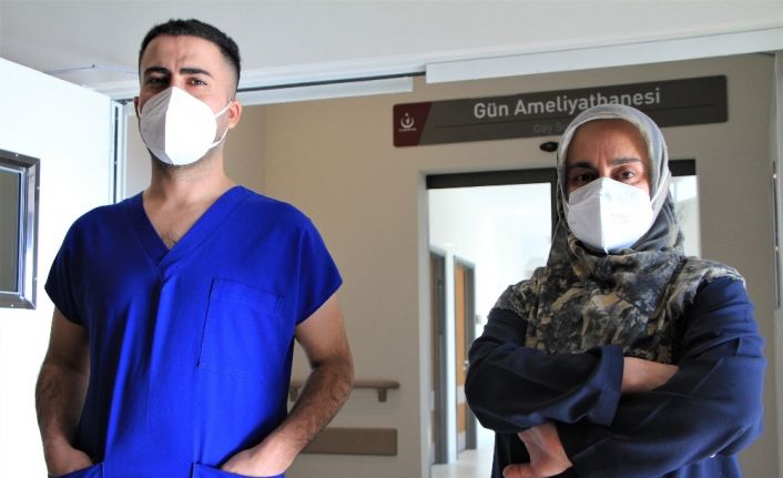 Covid-19’u iki kez atlatıp görevlerine dönen sağlıkçılar uyardı: "Bu işin şakası yok"