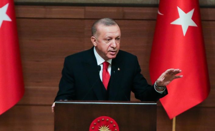 Cumhurbaşkanı Erdoğan: “Diline sahip çıkmayan, dilini zenginleştirmeyen milletler tıpkı kökleri kuruyan ağaçlar gibi esen rüzgarlar karşısında devrilmeye mahkumdur"