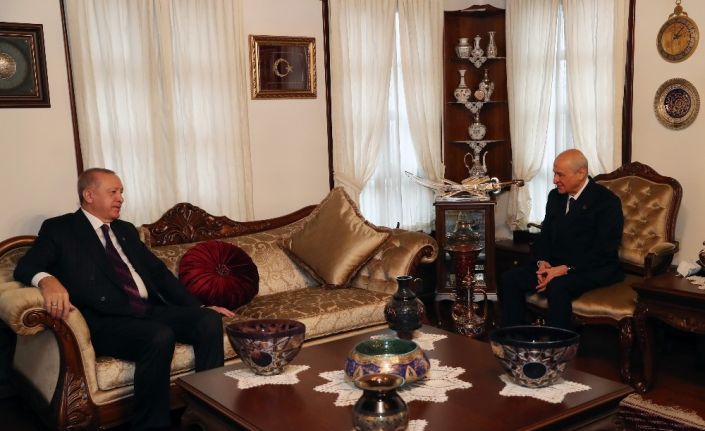 Cumhurbaşkanı Recep Tayyip Erdoğan, MHP Genel Başkanı Devlet Bahçeli’yi ziyaret ediyor.