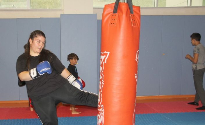 Dalga konusu olan kilolarından kurtulmak için başladığı sporda Türkiye şampiyonu oldu