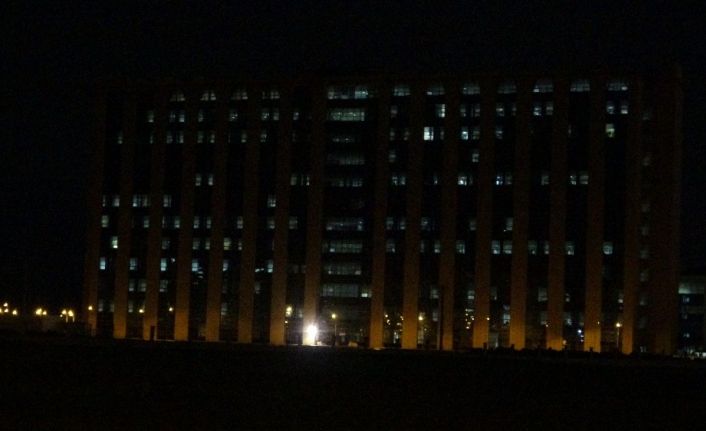 Diyarbakır’da korona virüs vaka saylarındaki düşüş hastane ışıklarına da yansıdı