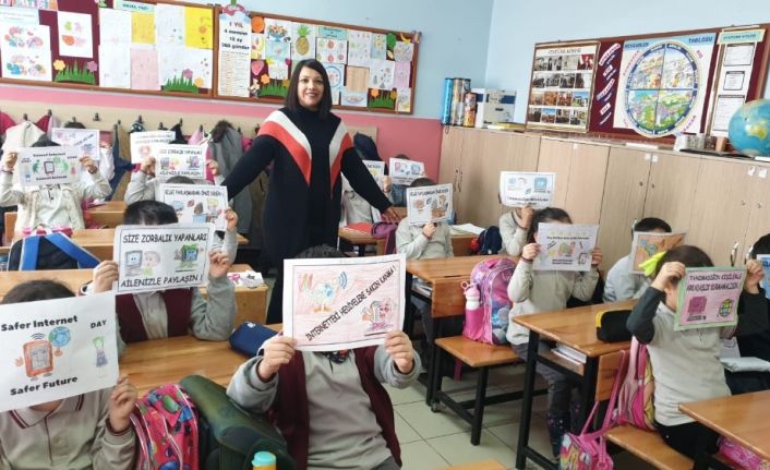 Eskişehir Seyitgazi Şehit Mustafa Akbaş İlkokulu öğrencileri uluslararası projelerde yer alıyor