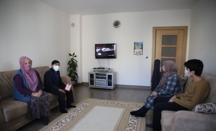 Evlerine kavuşan depremzedeler: "Yapılanları görmeyenler var ama çok güzel iş başardılar"