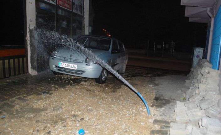 Gece yarısı korkutan su patlaması: “Gök gürledi sandım, yataktan fırladım”
