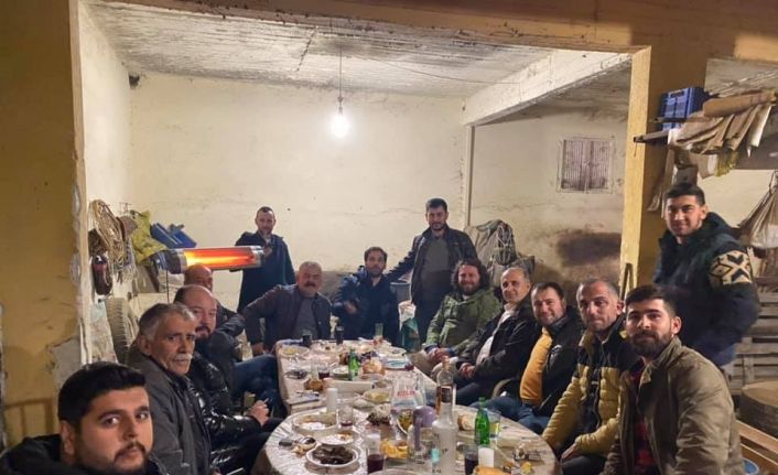 Gün Belediye Başkanı’nın doğum günü olunca sosyal mesafe ve yasaklar ortadan kalktı
