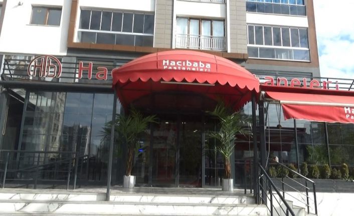 Hacıbaba Pastaneleri, kısıtlamada evlere servisle vatandaşlara hizmet etmeye devam ediyor