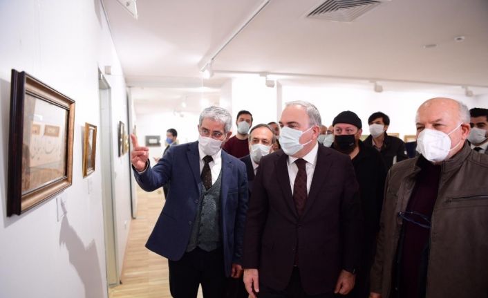 Hat sanatının zarif kalemi Ali Alparslan’ın ilk şahsi sergisi Fatih’te açıldı