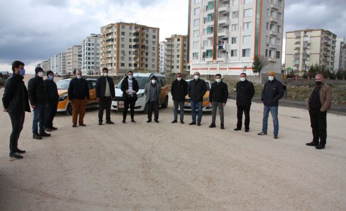HDP’li belediyenin mağdur ettiği 2 bin 500 aile Vali Karaloğlu’ndan umut bekliyor