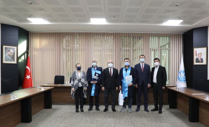 İş Güvenliği Uzmanlığı Sınavında birinci olan KAYÜ mezunu diplomasını Karamustafa’dan aldı