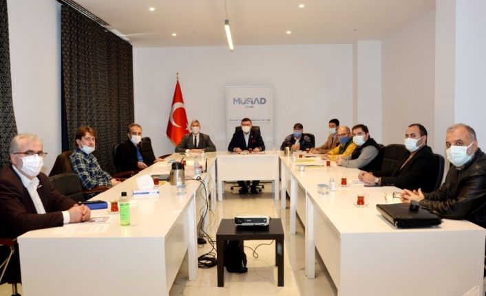 İzmir’deki sivil toplum kuruluşları Filistinli mülteciler için harekete geçti