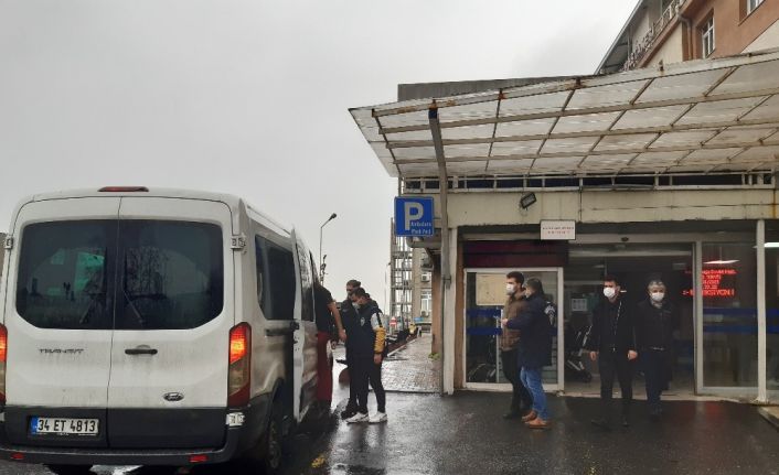 Kabe fotoğrafının yere serilmesi soruşturmasında 4 şüpheli adliyeye sevk edildi
