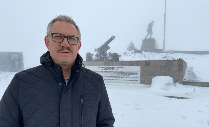 Kar altındaki Kocatepe’ye zorlu ulaşım