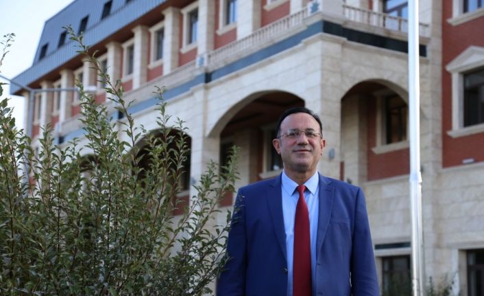 Karahan: “Aşılama sürecinin başlamasıyla birlikte toplumun bütün kesimlerinde yeniden normal toplumsal yaşama dönüş umutları yeşerdi”