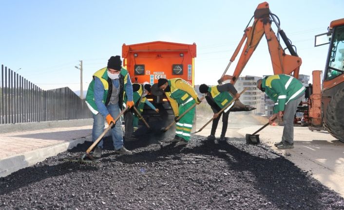 Karaköprü’de yol seferberliği hız kesmiyor