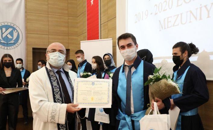 KAYÜ ilk mezunlarına sembolik Mezuniyet ve Şed Bağlama Töreni düzenledi