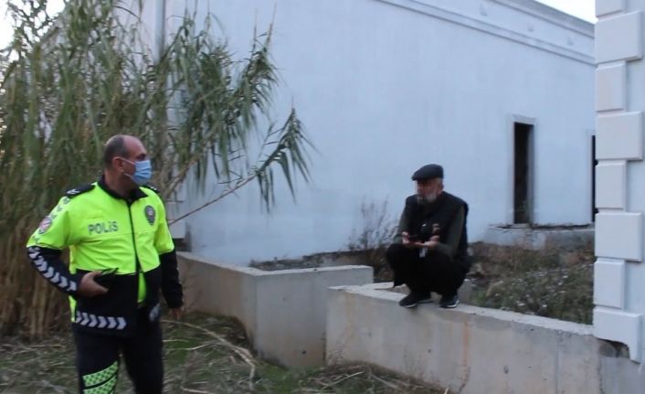 Kaza yerinden kaçan alkollü ve ehliyetsiz sürücü polise yakalanınca “Ne kazası Mehmet abi” dedi