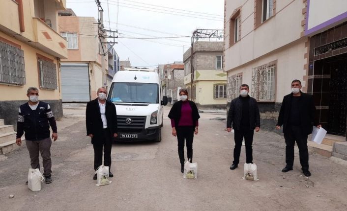 Kilis’te çamaşır suyu ve sıvı sabun dağıtıldı