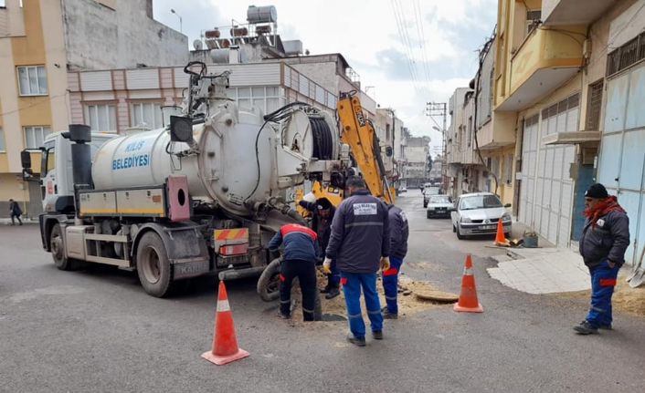 Kısıtlama döneminde belediye çalışmaları son sürat