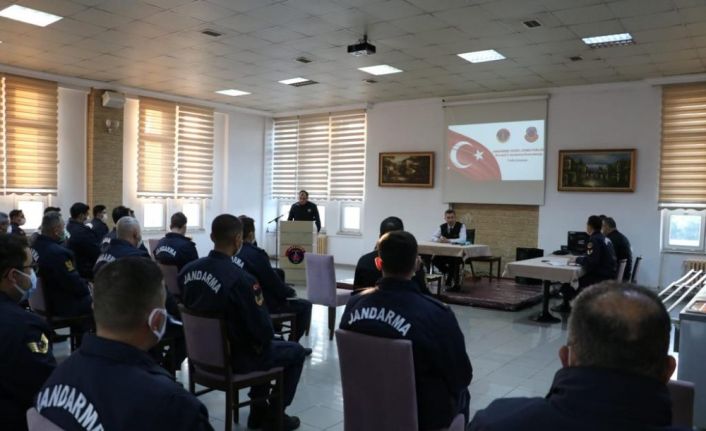 Kocaeli İl Jandarma Komutanlığı’ndan trafik kazalarını en aza indirmek için çalıştay