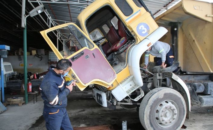Makine İkmal tamir edip yeniliyor, Akdeniz Belediyesi tasarruf ediyor