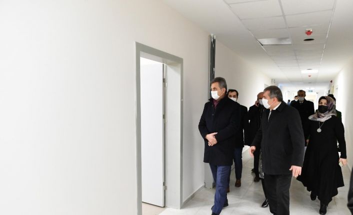 Mamak’ta Yunus Emre Bilim Sanat Merkezi hizmete açıldı