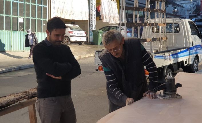 Marangoz ustası ’Mesleği unutulmasın" diye ücretsiz kurs açtı, kursa ilk başvuranlar doktorlar, polisler ve öğretmenler oldu