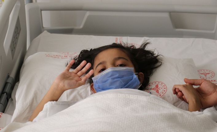 (Özel) Böbrek nakli olan minik Buse’nin tek arzusu kuru fasulye yiyebilmek