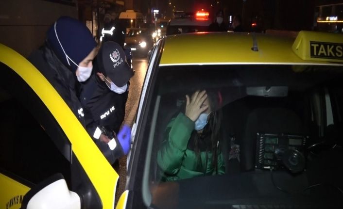 (Özel) Ticari takside alkol alırken yakalanan genç kadın, "hastaneye gidiyordum" dedi
