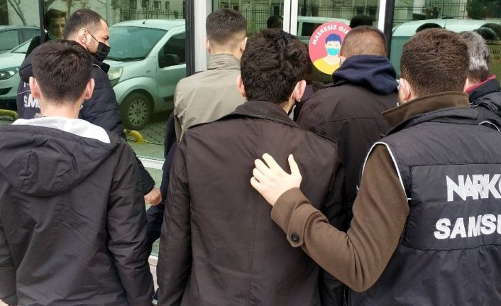 Samsun’da 6 bin 892 adet uyuşturucu hapla yakalanan 6 kişi adliyeye sevk edildi