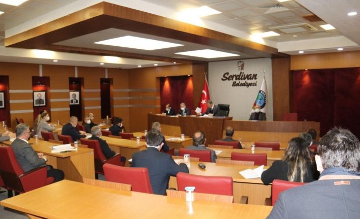 Serdivan’da 16 binden fazla erzak kolisi ile 2 milyondan fazla maske dağıtıldı