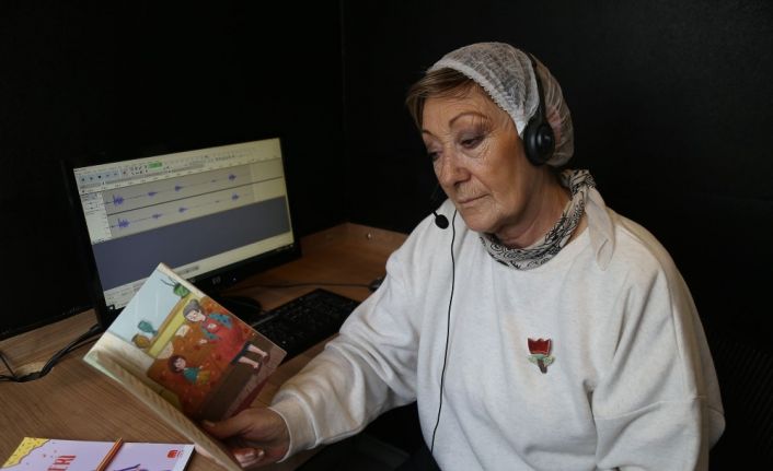 “Sesli Kitap Projesi” görme engelli vatandaşların gözü kulağı oluyor