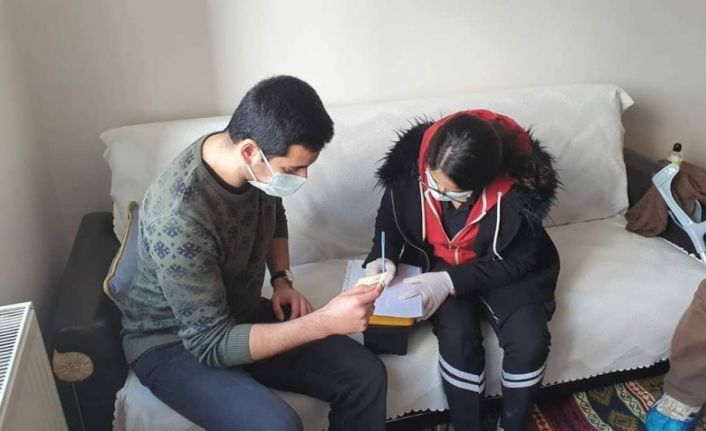 Şuhut’ta 90 yaş üstü vatandaşlara korona virüs aşısı vurulmaya başlandı