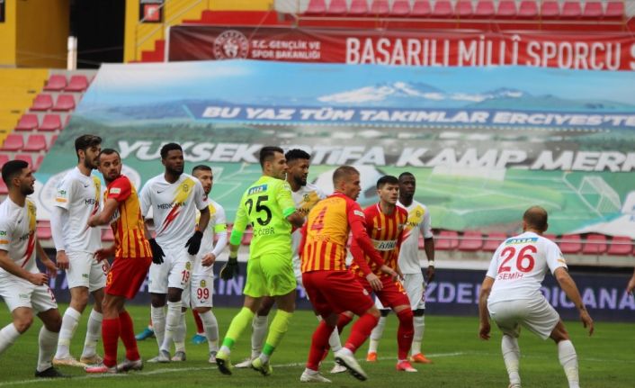 Süper Lig: Kayserispor: 1 - Yeni Malatyaspor: 0 (Maç devam ediyor)
