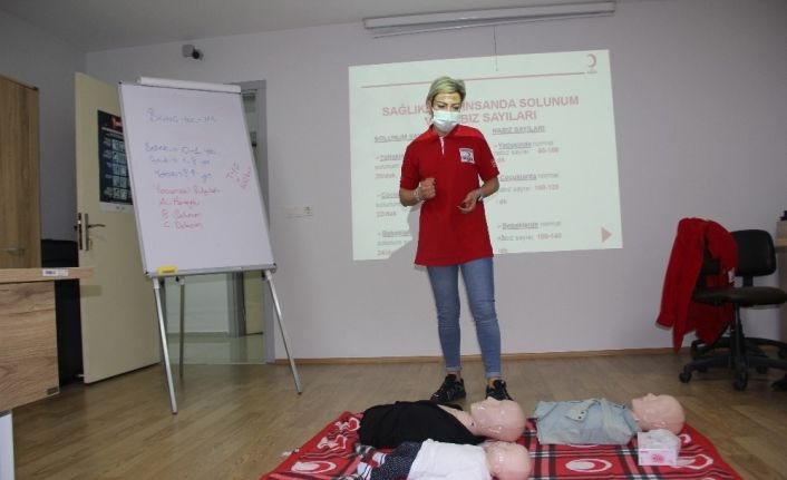 Türk Kızılay’ı Manisa Şubesi İlk Yardım Eğitim Merkezi ilk eğitimini verdi