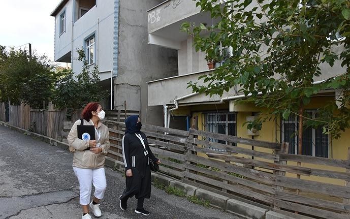 Tuzla’da 4 Bin 300 gönüllü kadın sokak sokak gezerek sorunlara çözüm üretiyor