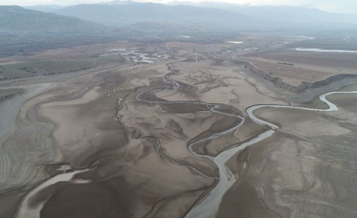 Ürküten görüntü, barajdan geriye nehir yatağı kaldı