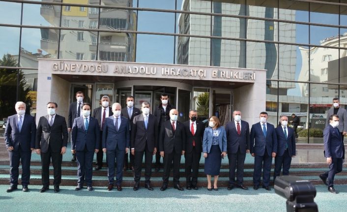 Vali Gül ve Başkan Şahin hububat ihracatçılarını kutladı