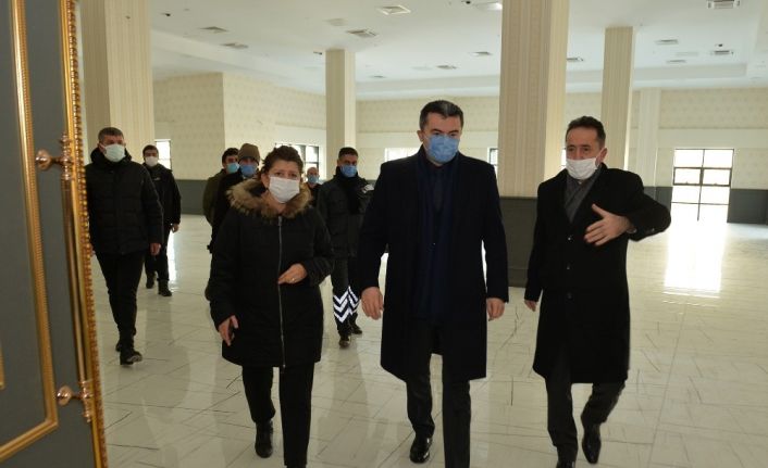 Vali Okay Memiş, Aşık Sümmani Kültür Merkezi’nde incelemelerde bulundu