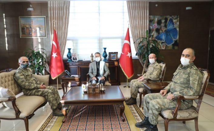 Vali Oktay Çağatay, 8. Kolordu Komutanını makamında kabul etti