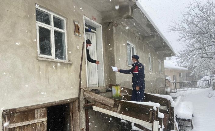 Vatandaşların yardımına jandarma ekipleri koştu